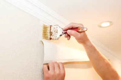 Pose de papier peint à Sinzos — revêtements muraux et toiles de verre
